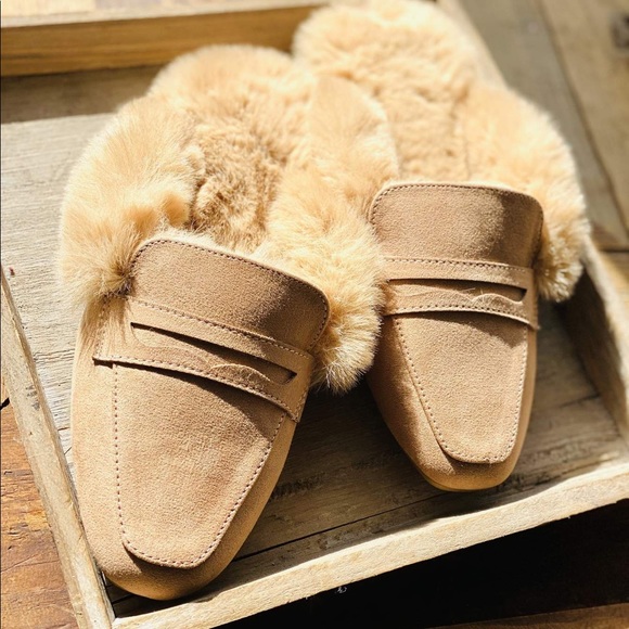 CLASS ACT FUZZY MULE-CAMEL - Picture 2 of 2